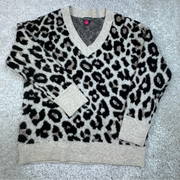 Vince Camuto Leopard Cheetah Print Soft Cozy Sweater. Vneck oversized XS - Picture 2 of 7